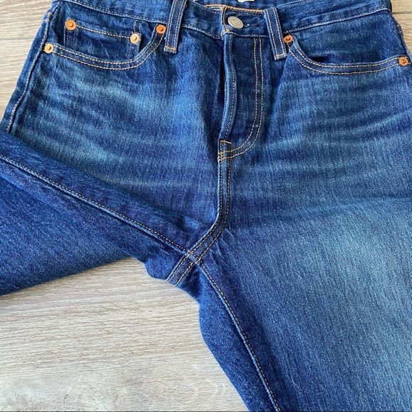 Levi’s Wedgie Icon Authentic Favorite High Rise Jeans - Picture 8 of 14